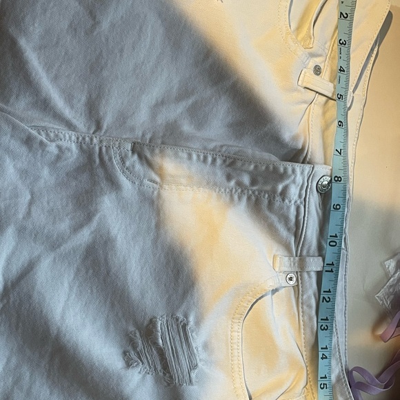 American Eagle‎ Outfitters White Distressed Jean Shorts - Picture 3 of 7